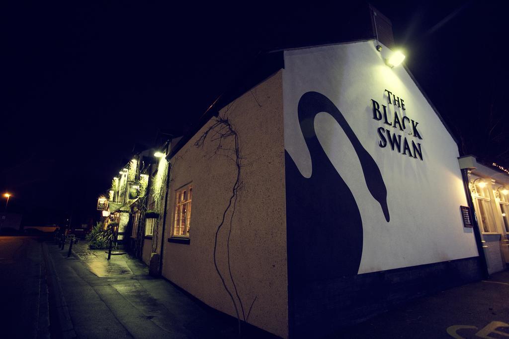 The Black Swan Glazebrook Exterior photo